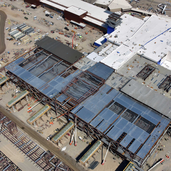 Terminal Roadway and Gateway Looking NW July 25 2018