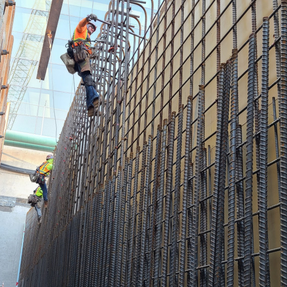 Tunnel wall rebar August 2021